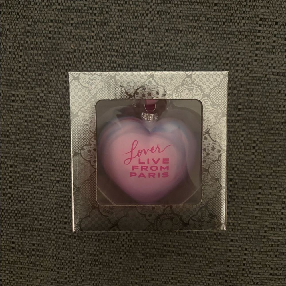 NIB Taylor Swift lover Live From Paris Ornament